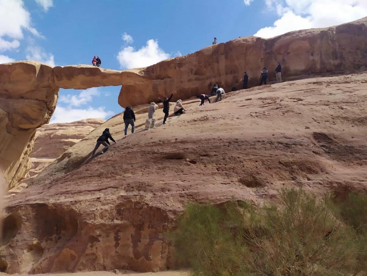 Omar Ghazi Camp Hotel Wadi Rum Eksteriør billede