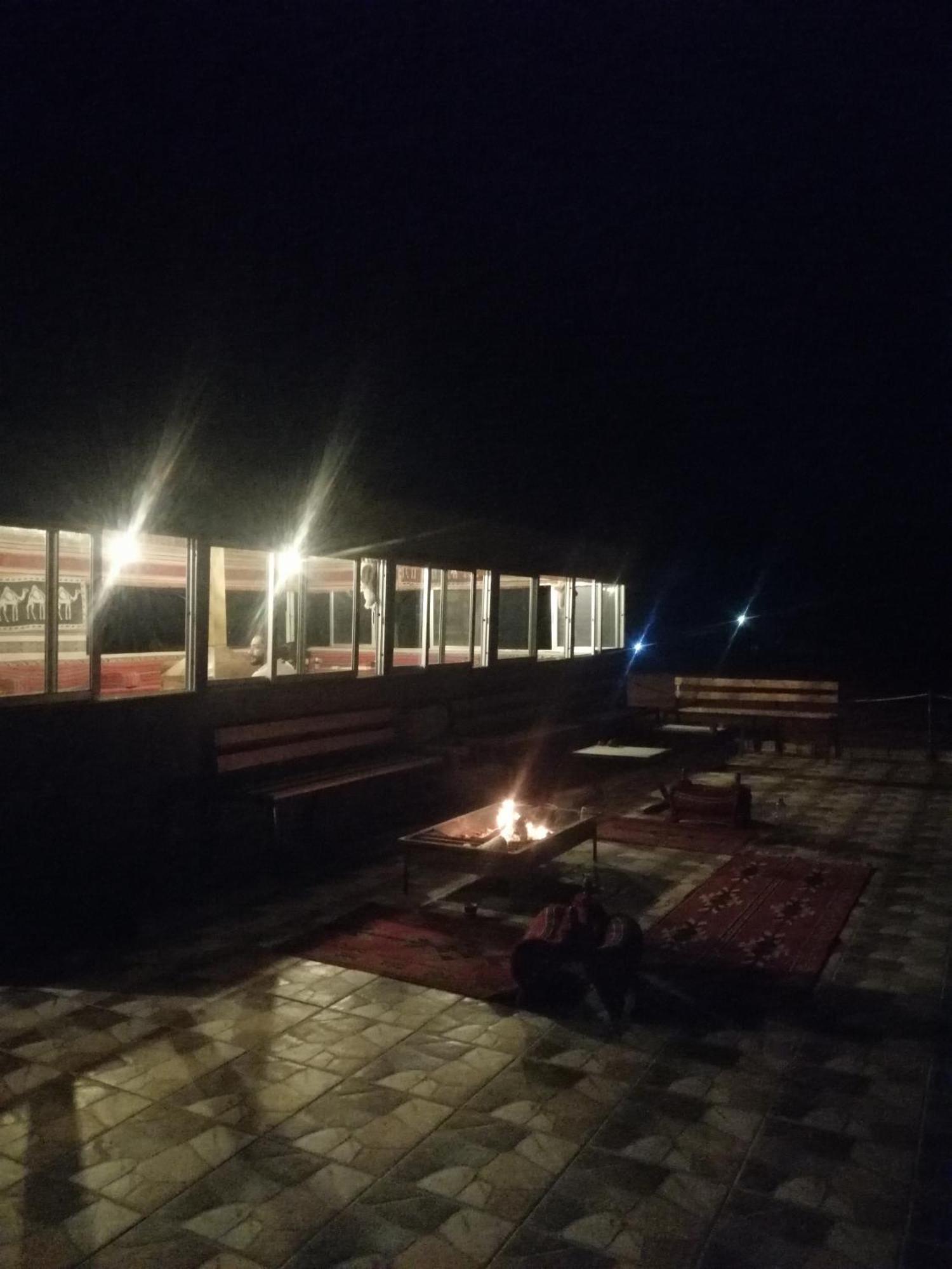 Omar Ghazi Camp Hotel Wadi Rum Eksteriør billede