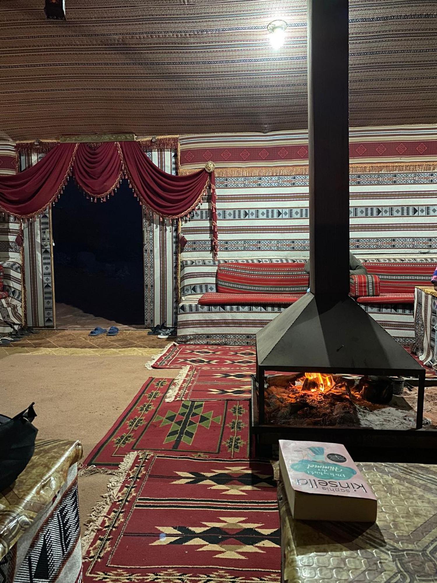 Omar Ghazi Camp Hotel Wadi Rum Eksteriør billede